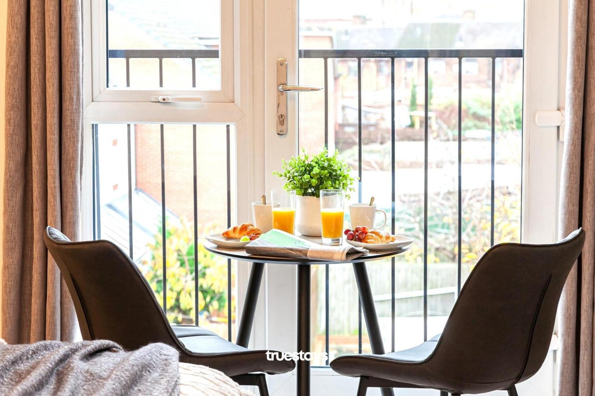 Ambassador House By Truestays - Luxury 4 Bedroom House In Stoke-On-Trent Etruria Eksteriør billede