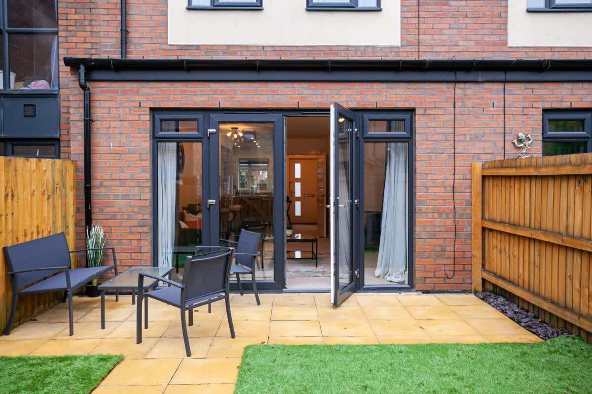 Ambassador House By Truestays - Luxury 4 Bedroom House In Stoke-On-Trent Etruria Eksteriør billede